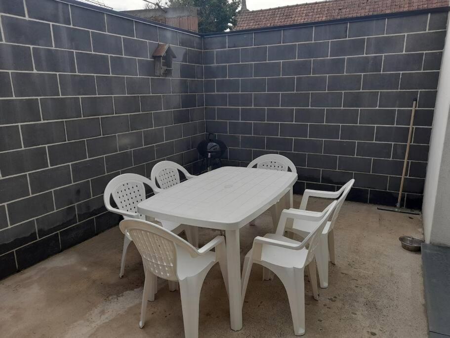 Maison De 100M2 Avec Terrasse Wardrecques Exterior photo